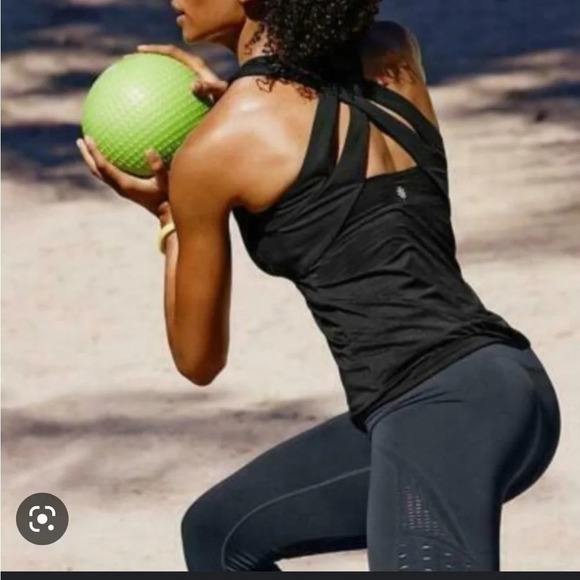 ATHLETA STRIDE PUNCH AND CRUNCH TANK - Picture 1 of 5